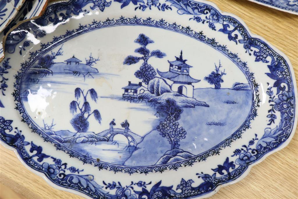 Mixed Chinese blue and white ceramics, 18th and 19th century, mostly damaged